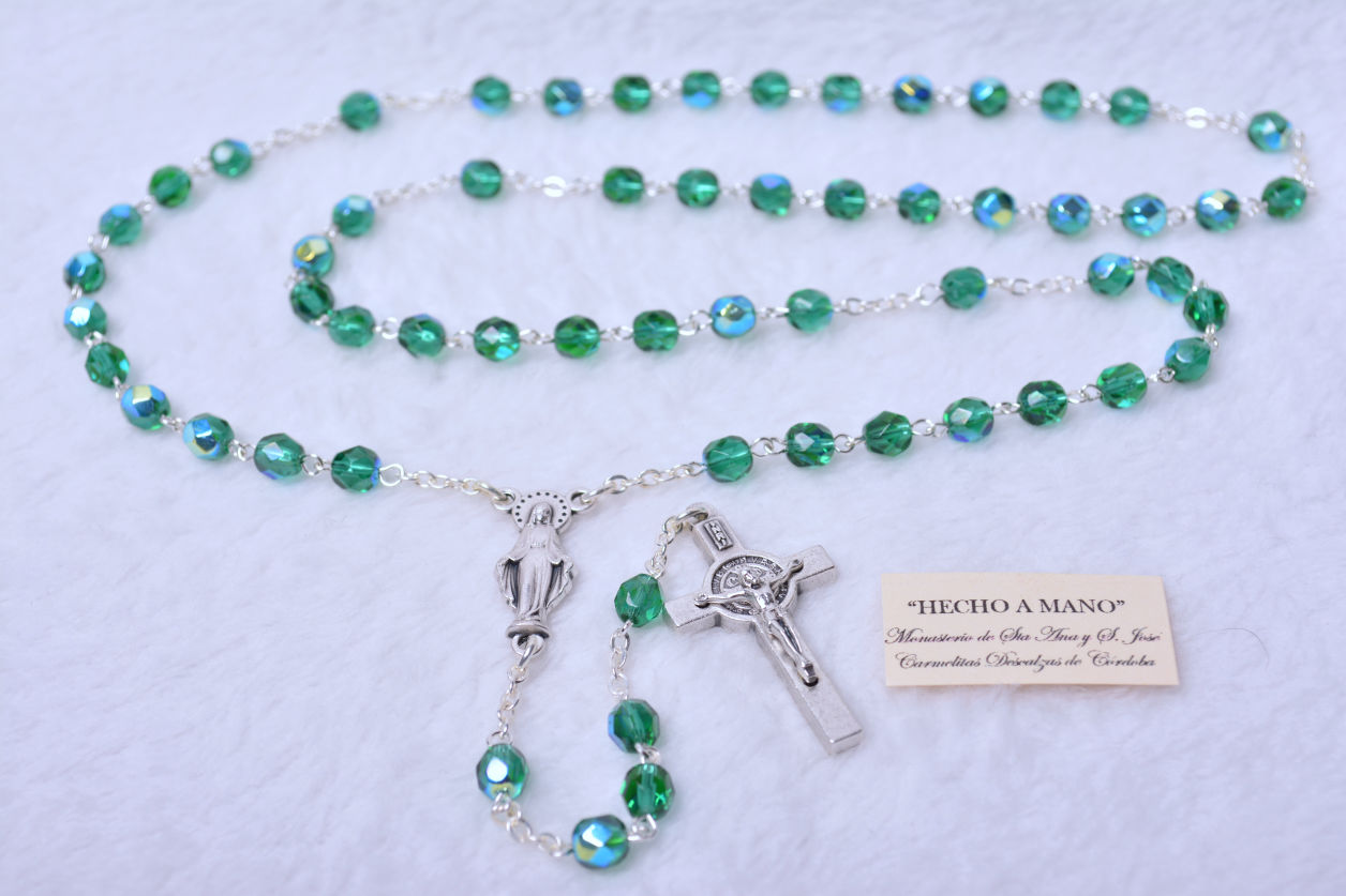 Rosario hecho a mano de cristal de bohemia verde